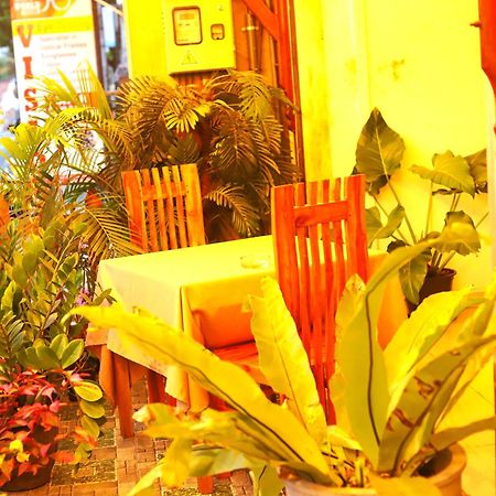 Hotel Royal Hub à Kudapaduwa Extérieur photo