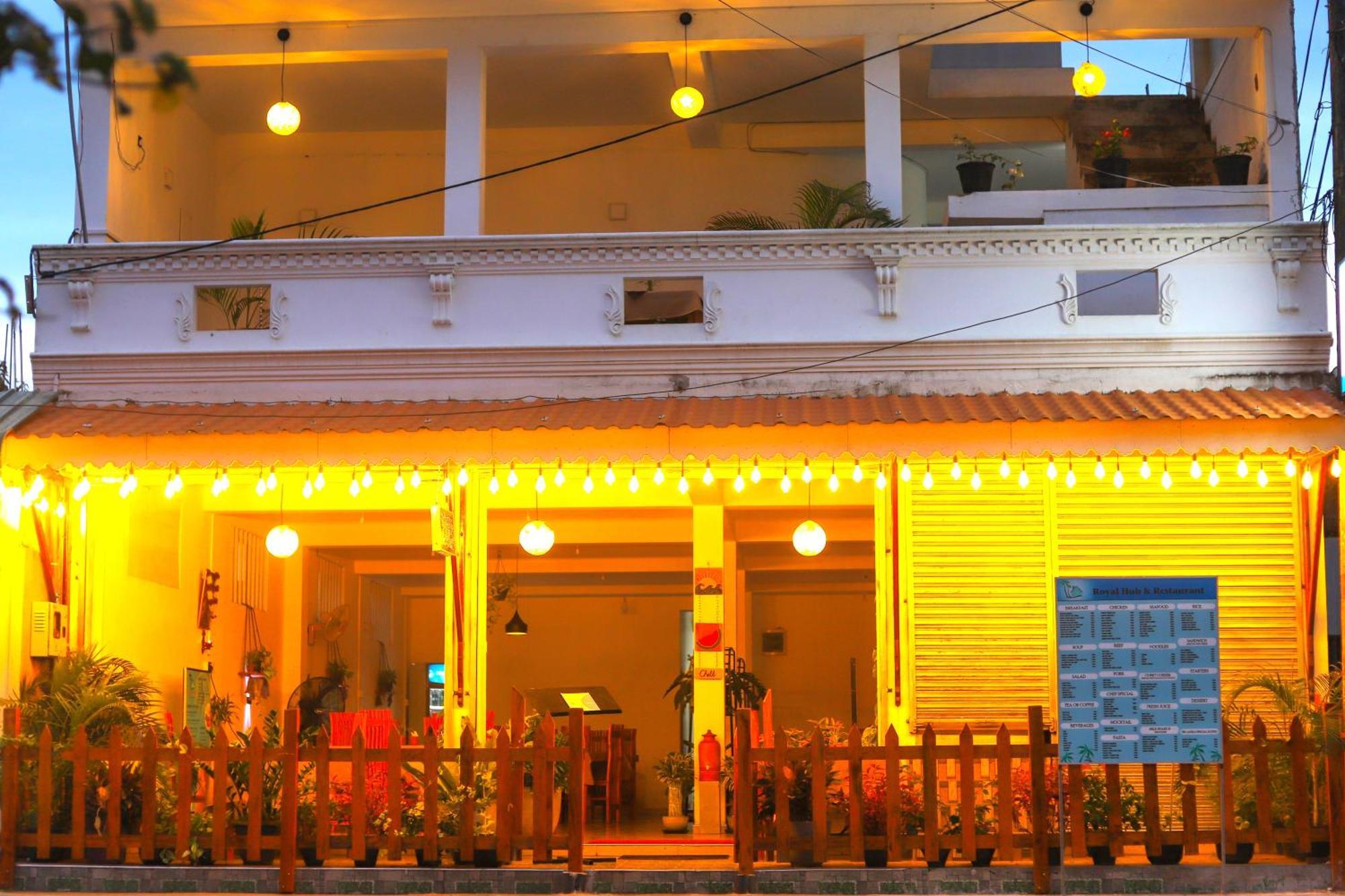 Hotel Royal Hub à Kudapaduwa Extérieur photo